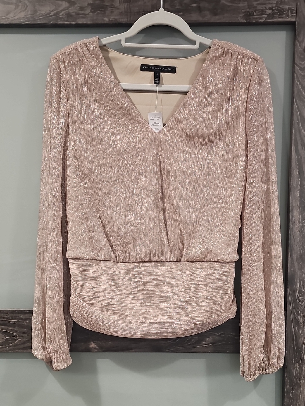 White House Black Market Metallic Blush V-Neck Long Sleeve Blouse